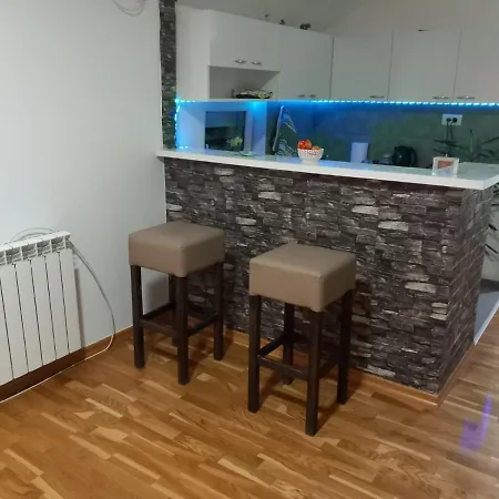 Apartman Una *