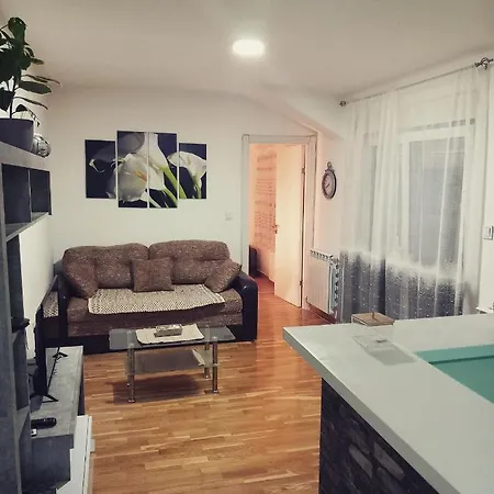 Apartman Una Τσάτσακ