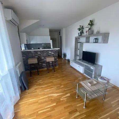 Apartman Una *